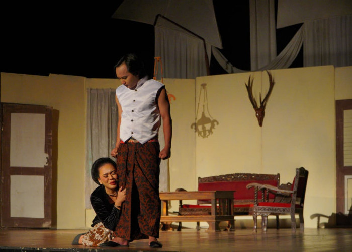 Teater Kembang Mangsan Buka Festival Soetedja Purwokerto, Kisah Lengger Angkat Stigma Sosial dan Cinta
