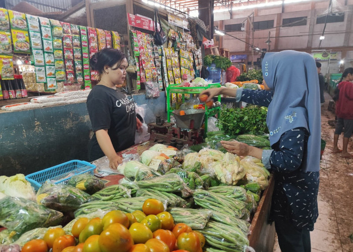 Harga Sayur di Pasar Segamas Melonjak, Pedagang: Dari Pengepul Sudah Mahal