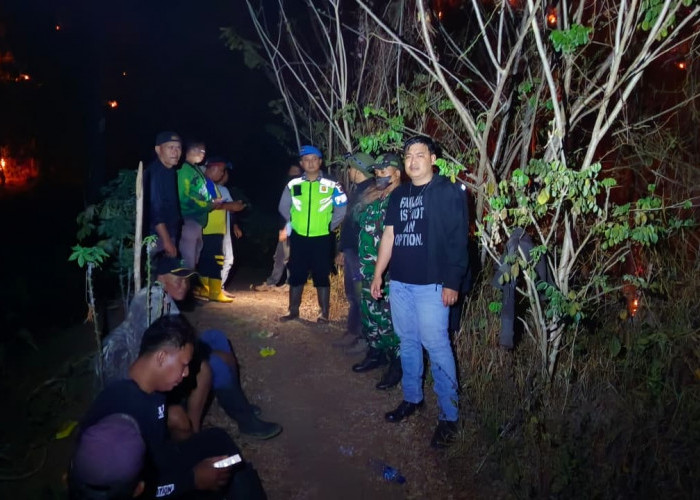 Setengah Hektar Lahan di Karanggayam Terbakar