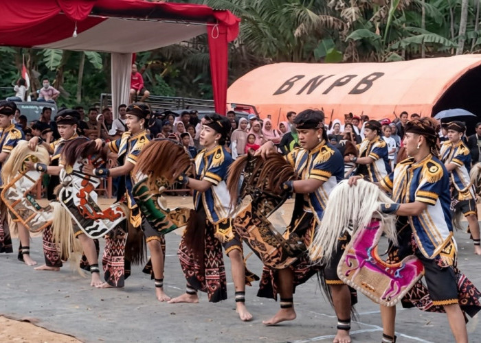 Festival Ebeg Banjarnegara Dorong Pelestarian Budaya dan Regenerasi Seniman