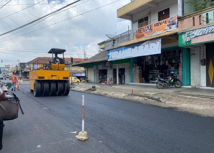 Jalan Gatot Subroto Kroya Diaspal, Kendaran Lewat Sistem Buka Tutup