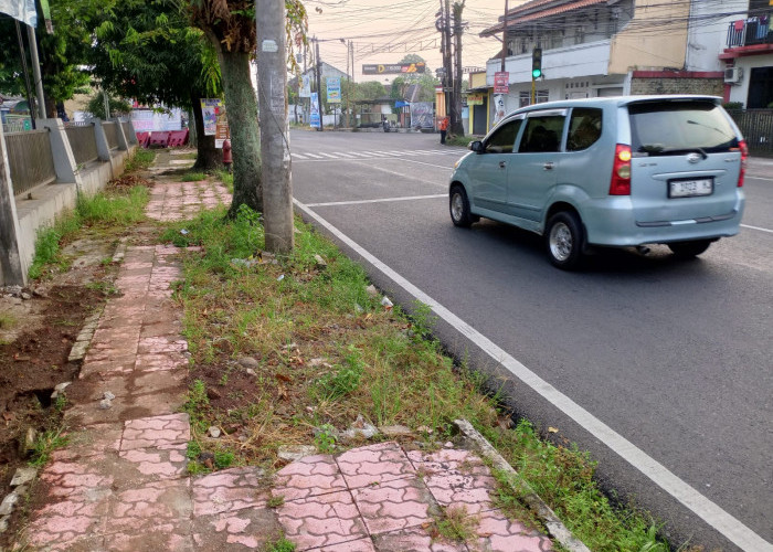 Trotoar di Pusat Kota Purbalingga Memprihatinkan, Warga Sebut Ada yang Tak Diperbaiki Selama 30 Tahun