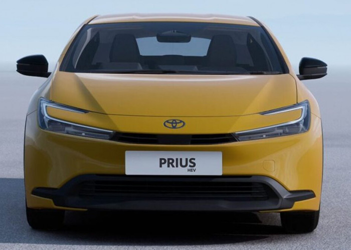 Toyota Prius HEV, Mobil Hybrid dengan Desain Nyentrik, Teknologi Canggih Serta Efisiensi Bahan Bakar