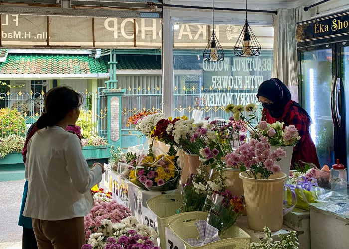 Custom Buket Bunga dan Snack di Eka Shop Purwokerto Layani