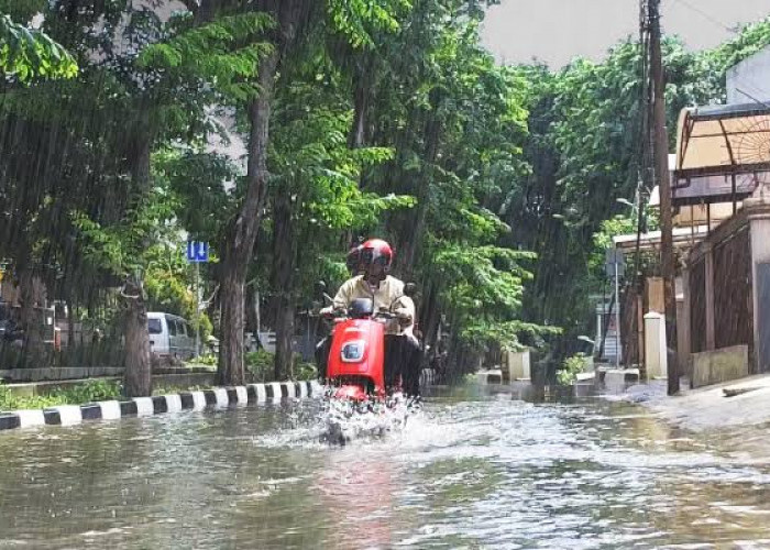 Menerjang Banjir dengan Motor Listrik, Tips dan Trik untuk Keamanan dan Efisiensi