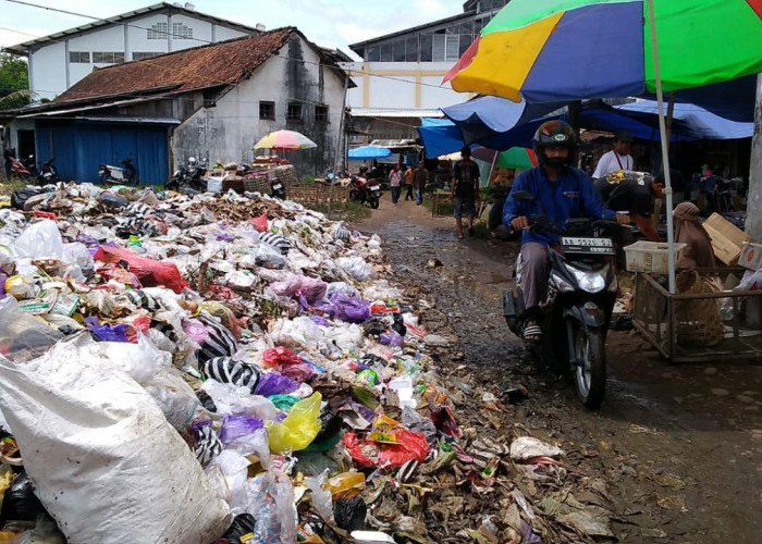Paguyuban Pedagang Minta Solusi Pengelolaan Sampah Pasar di Banyumas Timur