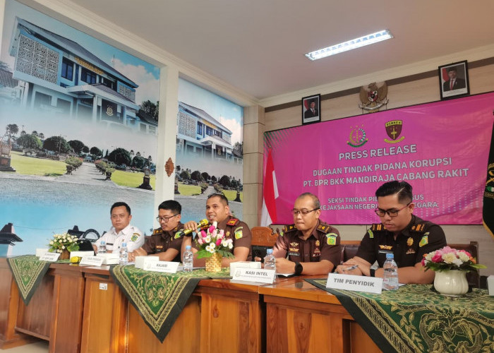 Kejari Banjarnegara Tahan Tersangka Dugaan Korupsi BPR BKK Mandiraja, Kerugian Negara Rp 6,6 Miliar