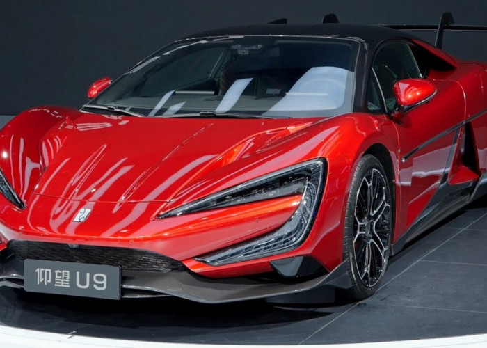 YangWang U9 Tampil Mewah di GIIAS 2025, Supercar Listrik yang Punya Kejutan!