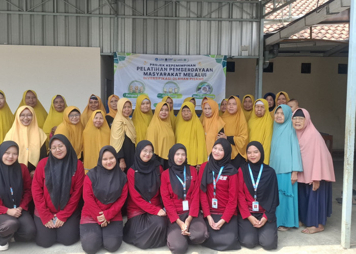 Mahasiswa PPG FKIP UMP Berdayakan Ibu-Ibu Aisyiyah Bantarwuni melalui Diversifikasi Olahan Pisang