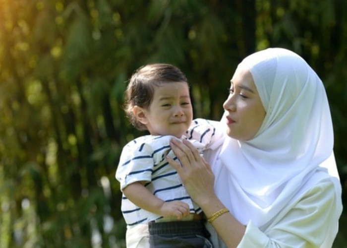 5 Cara Mudah Mengajarkan Sikap Ikhlas dan Sabar pada Anak Sesuai Ajaran Islam