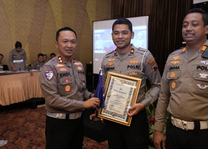 Kepala Bappeda Cilacap Sujito saat rakor evaluasi penyelenggaraan KKS tahun 2025 di hotel Sindoro Cilacap.