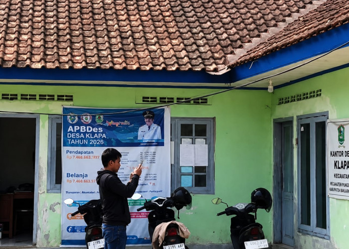 Tak Kunjung Dapat Bantuan, Warga Klapa Banjarnegara Patungan Bangun Balai Desa