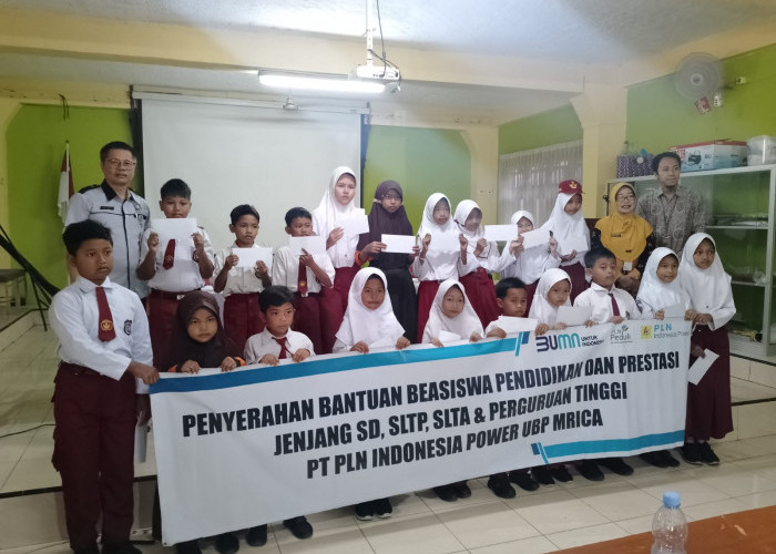 Hari Anak Nasional, PLN Indonesia Power UBP Mrica Bagikan Beasiswa Pendidikan di Sekitar Pembangkit