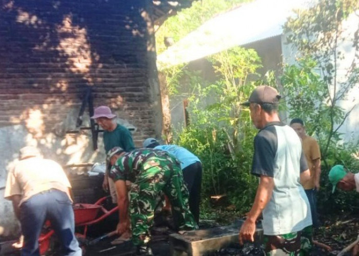 Ditinggal ke Warung, Rumah Warga Sidomukti Terbakar
