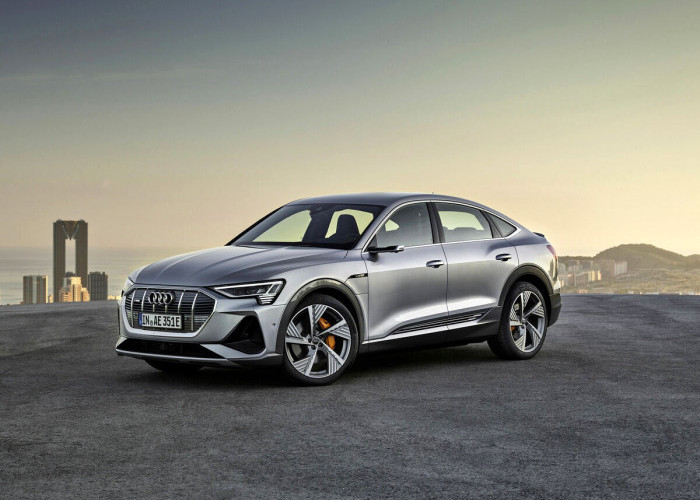 Audi E-Tron Makin Menjadi! Mobil Listrik Premium yang Siap Menggebrak Jalanan di 2025