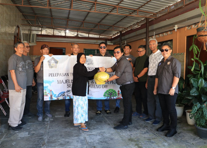 HUT ke-44, Pelkat PKB GPIB Bagikan Ratusan Paket Sembako untuk Warga Cilacap