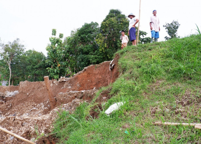 Sempat Diperbaiki Sungai Kemit Amblas Lagi