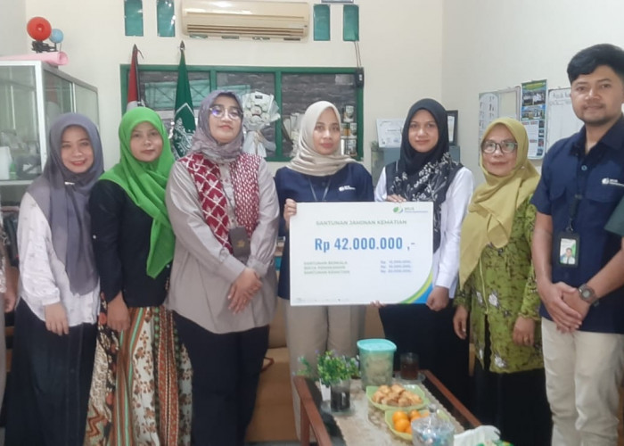 Berikan Santunan di Karanglewas, Bukti Bahwa Klaim BPJS Ketenagakerjaan Nyata dan Bukan Sekedar Janji