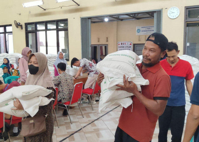 Purbalingga Salurkan 1.272 Ton Bantuan Beras untuk 42.428 Penerima