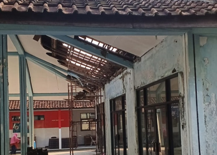 Aula Kelurahan Bantarsoka Purwokerto Diperbaiki, Gedung Sempat Ditutup Karena Rawan Roboh