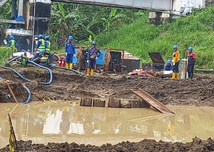 Debit Air Sungai Jambu Cilacap Naik, Perbaikan Pipa BBM Tersendat