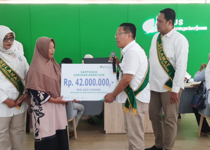 Serahkan Santunan di HPN, BPJS Ketenagakerjaan Purwokerto Genjot Cakupan UCJ di Banyumas