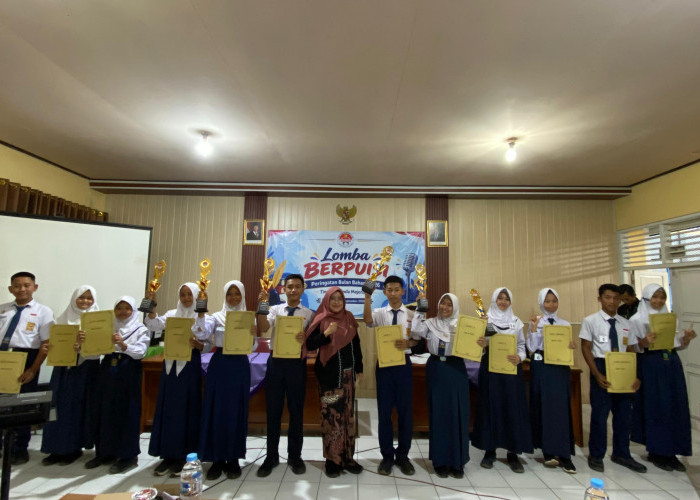 Dua Siswa SMPN 1 Majenang Raih Juara 1 Lomba Bahasa