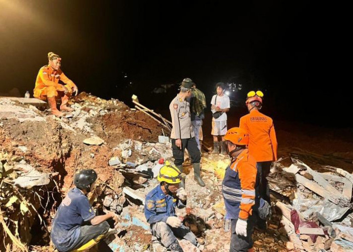 Longsor Terjang Dua Dusun di Majenang, Dua Orang Meninggal Dunia, Belasan Orang Lainnya Hilang