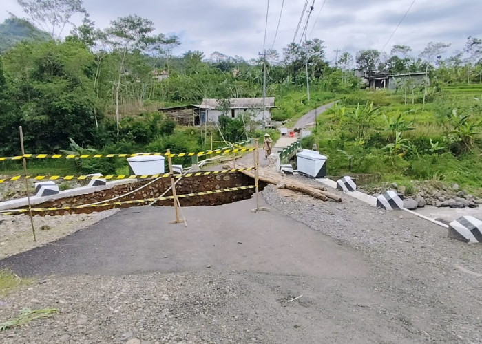 Rp 7,5 Miliar Digelontorkan, Pemkab Banjarnegara Bangun Ulang Jembatan Ambruk