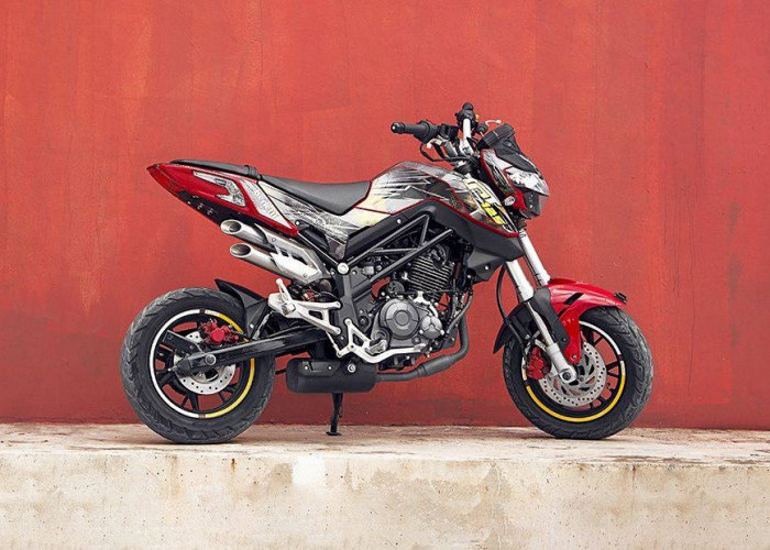 Punya Fitur Transmisi 5 Kecepatan, Yuk Intip Harga Motor Benelli TNT 135 2025!