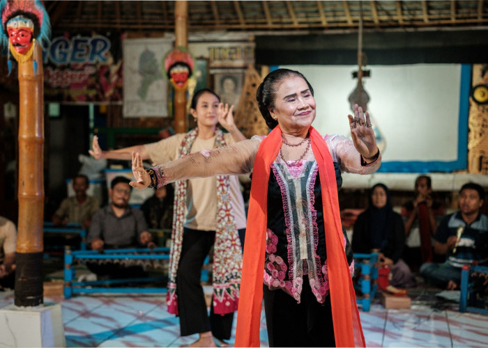 Memoar Lengger Narsih Angkat Ritus Baritan di Panggung Seni