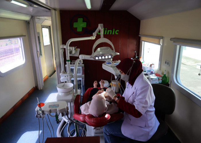 Rail Clinic Hadir di Stasiun Kebasen, Warga Senang Dapat Layanan Kesehatan Gratis