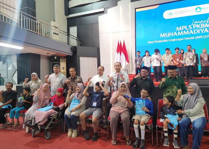 Dukung Pendidikan Inklusif, Bintang Romadhon Serahkan School Kit untuk 813 Siswa PKBM Surya Muhammadiyah