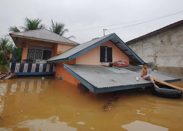 Tips Barang Aman saat Rumah Terendam Banjir