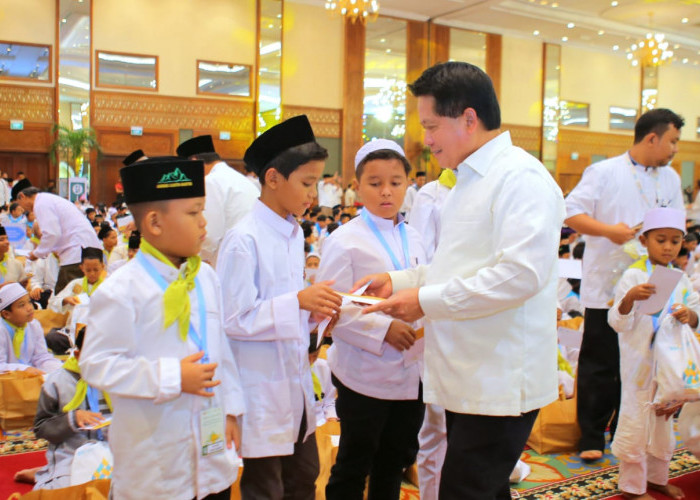 Maknai Ramadan & Nuzulul Quran, BSI Bagi THR ke 2.222 Anak Yatim