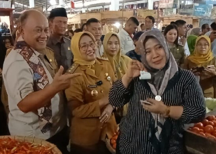 Bupati Kebumen Integrasikan MBG dengan Pasar Lokal Melalui Program MBG Nglarisi Pasar dan Petani