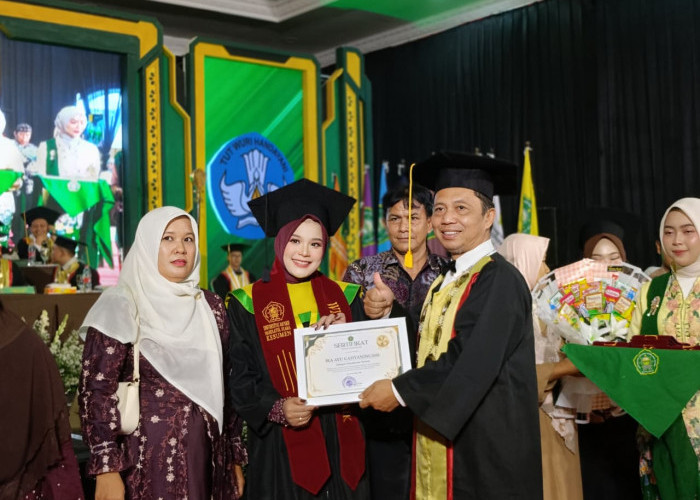 21 Mahasiswa UMNU Kebumen Diwisuda