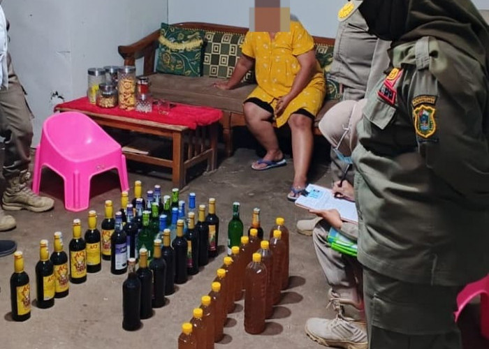 Viral Video Miras di Medsos, Satpol PP Banjarnegara Sita 44 Botol di Rumah Warga