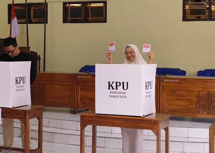 Calon Bupati Amalia Desiana Nyoblos di TPS 13, Ajak Masyarakat Dukung Pemimpin Terpilih