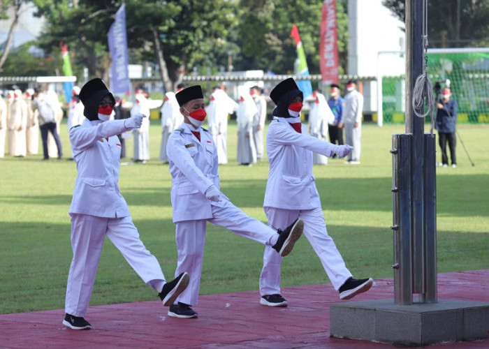 Bikin Bangga, Siswa-siswi Sekolah Luar Biasa Cilacap Kibarkan Sang Merah Putih pada Upacara HUT ke-77 RI 