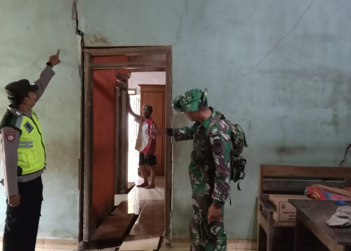 Tanah Bergerak di Karanggayam, Satu Rumah Rusak Parah