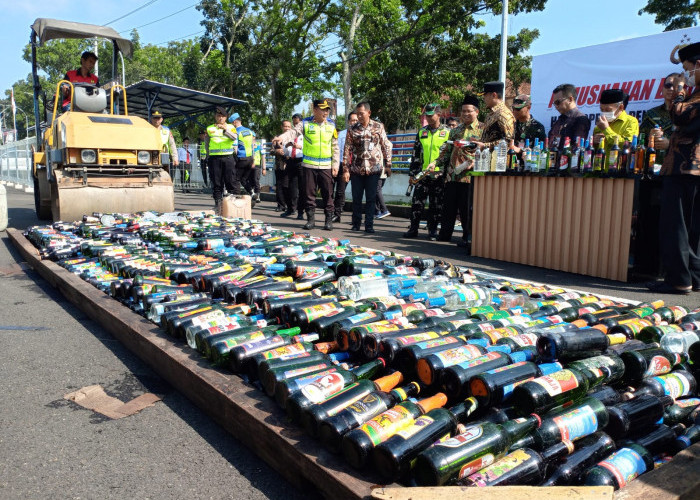 Operasi Pekat Candi Ungkap 296 Kasus, Premanisme Dominan dan 2.077 Botol Miras Dimusnahkan