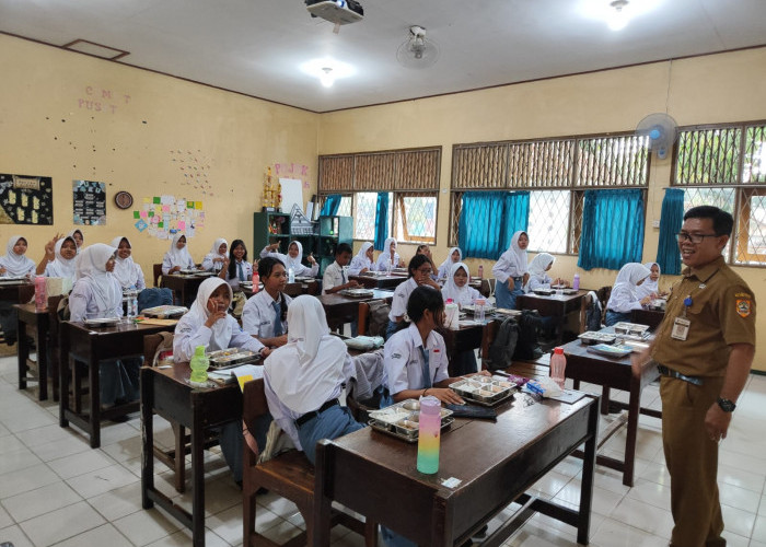 1.046 Siswa SMAN 1 Bukateja Cicipi MBG Perdana