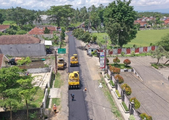 Jalan Moh Besar Purwokerto Mulai Diaspal