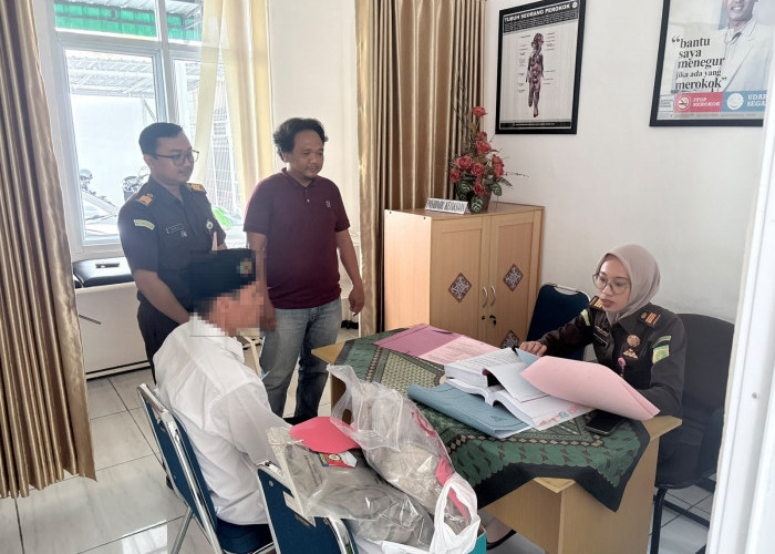 Kasus Pembunuhan Kadus Sangkananyu : Tersangka dan Barang Bukti Dilimpahkan ke Kejari Purbalingga