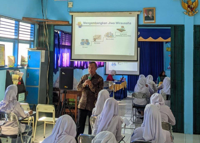 Universitas Peradaban Bumiayu Bekali Siswa SMK Muhammadiyah 1 Purbalingga Jiwa Wirausaha