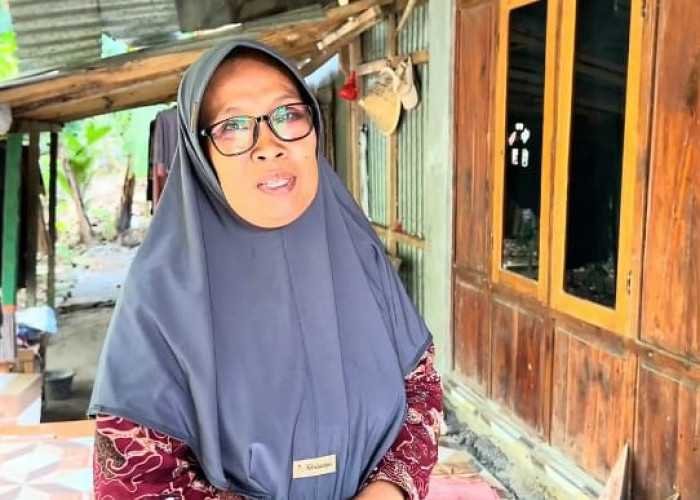 Tanah Gerak di Kecamatan Poncowarno, Warga Pilih Tidur di Ruang Tengah 