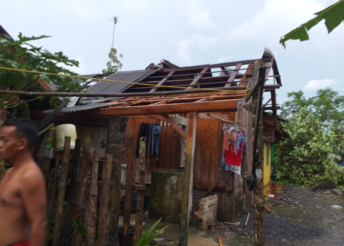 Angin Puting Beliung Terjang Desa Binangun Kecamatan Bantarsari, 146 Rumah Rusak
