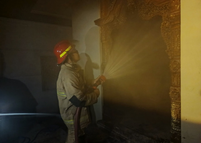 Korsleting Stop Kontak Picu Kebakaran Rumah di Sidanegara Cilacap, Kerugian Rp10 Juta