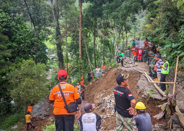 Jalan Longsor Panusupan Dikebut Kejar Distribusi Logistik Pilkada